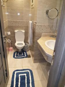 A bathroom at Sharm Hills