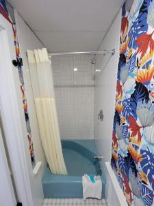Bathroom sa Royal Crest Inn - Hampton Beach
