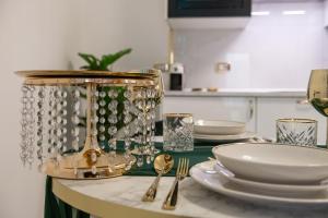 Фотография из галереи FASHION APARTMENT GOLD Bologna with JACUZZI & CAR GARAGE в Болонье +91 фотография