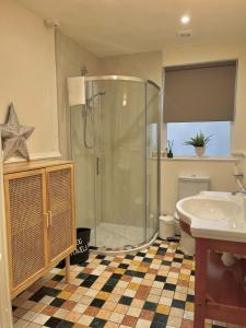 Koupelna v ubytování Coach Cottage Portstewart - Central Location NITB
