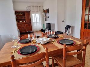 Nápoje v ubytování Modern & Cosy Apartment in Fundão Centre + 6 fotografií