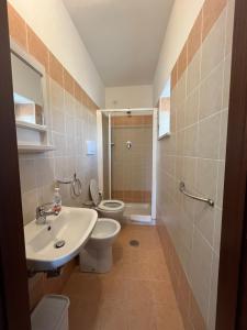 A bathroom at camere Rosignoli