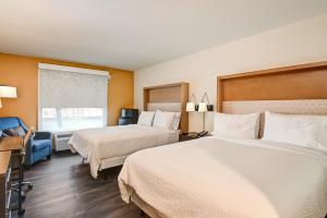 Letto o letti in una camera di Holiday Inn - Piscataway - Somerset by IHG