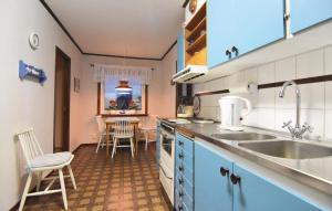 Kuchyň nebo kuchyňský kout v ubytování Holiday Home Mjöback Vi + 6 fotografií