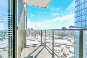 Gallery image of 1BR Apartment with King Bed - near DT Kitchener in Kitchener