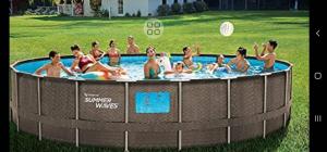 Bazén v ubytování Airport Waterfront Cottage w transportation nebo v jeho okolí