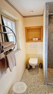 A bathroom at Gasthof Dorfschenke