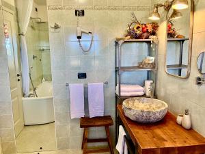 Koupelna v ubytování B&B Desenzano Paradise
