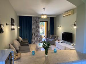 A seating area at El gouna South Marina Townhouse Apartment 3 bedrooms
