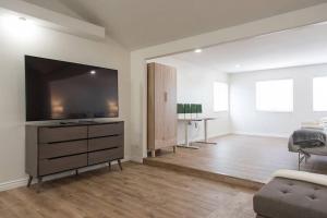 Lux Dream Home at 6BR/4BA (31 days rental)