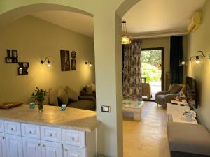 A seating area at El gouna South Marina Townhouse Apartment 3 bedrooms