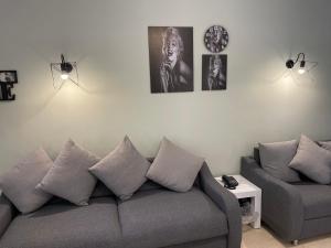 A seating area at El gouna South Marina Townhouse Apartment 3 bedrooms