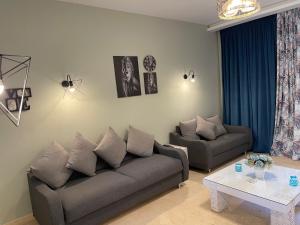 A seating area at El gouna South Marina Townhouse Apartment 3 bedrooms