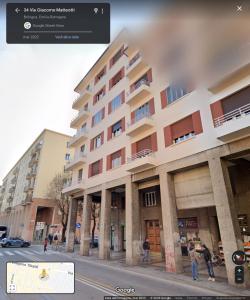 ボローニャにあるRoom and Breakfast San Marcoの街路沿いにある建物