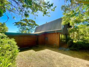 Sublime Cedar Lodge Leura外面的花园