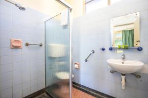 Koupelna v ubytování Links Hotel