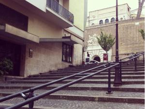 een trap voor een gebouw bij Vatican Dream in Rome