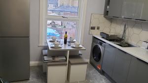 Dapur atau dapur kecil di The Navarone Blue Orchid Flat +7 gambar