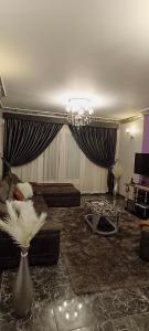 A seating area at شقه مفروشه فندقيه رائعه 220م مكيفه معقمه انترنت مجاني السكن للعائلات والأسر فقط وليس أفراد