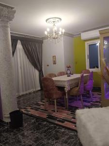 A seating area at شقه مفروشه فندقيه رائعه 220م مكيفه معقمه انترنت مجاني السكن للعائلات والأسر فقط وليس أفراد