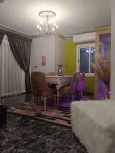 A seating area at شقه مفروشه فندقيه رائعه 220م مكيفه معقمه انترنت مجاني السكن للعائلات والأسر فقط وليس أفراد