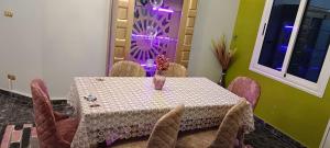 A seating area at شقه مفروشه فندقيه رائعه 220م مكيفه معقمه انترنت مجاني السكن للعائلات والأسر فقط وليس أفراد