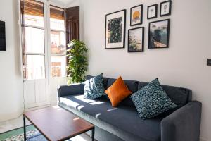 Granadi Apartamentos的休息区