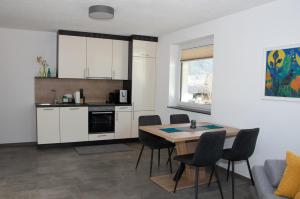 Kuchyň nebo kuchyňský kout v ubytování Landhaus Juleiko