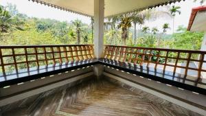 Balkon oz. terasa v nastanitvi Golden Cypress Resort with Pool -Wayanad