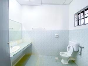 Venice Guest Hostel - Bilik Sahaja的一间浴室