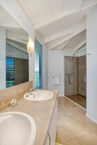 A bathroom at Limosa Rise