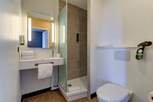 Koupelna v ubytování B&B HOTEL Dijon Valmy Toison d'or