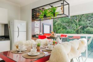 Η κουζίνα ή μικρή κουζίνα στο APT MODERNO À 60 METROS DO TERMAS