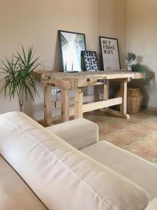 A television and/or entertainment centre at Agrilia Maison