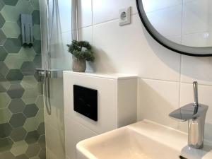 Quiet Waterloft near Amsterdam and Schiphol WS11的一间浴室