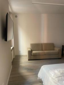 A television and/or entertainment centre at Residenza della Samaritana Classici