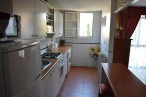 A kitchen or kitchenette at Apartamento Adoratrices