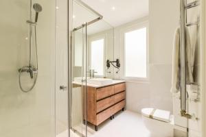 A bathroom at Apartamento Embajadores X
