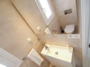 Koupelna v ubytování Nerja Paradise Rentals - Villa Topaz + 37 fotografií