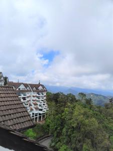 Gedung tempat apartemen berlokasi