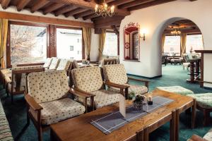 Posedenie v ubytovaní Hotel Edelweiss Superior