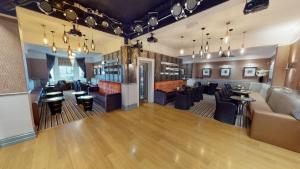 Kuchyň nebo kuchyňský kout v ubytování Tynedale Hotel