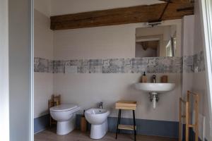 Koupelna v ubytování B&B La Casa Gialla + 37 fotografií