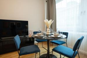 A seating area at Bright stylish apartment in a top location