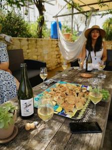Nápoje v ubytovaní Gîte au coeur du vignoble de Cahors, 5 chambres