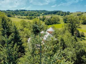 Gallery image of Cabane Château hôtel luxe avec spa privatif Aulteribe - Le Peydébé in Vieille-Brioude