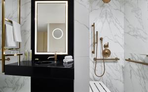 Salle de bains dans l'établissement Hotel Washington
