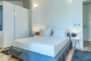 Hotel Riva Kaštela with swimming pool客房内的一张或多张床位