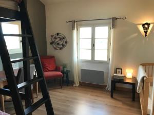 Fotografia z galérie ubytovania Maison Roquebeauresse v destinácii Pougnadoresse