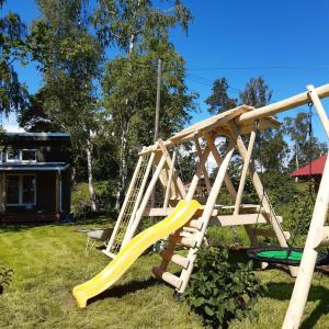 Herní místnost nebo prostor pro děti v ubytování Ragakrasts jaunie namiņi
